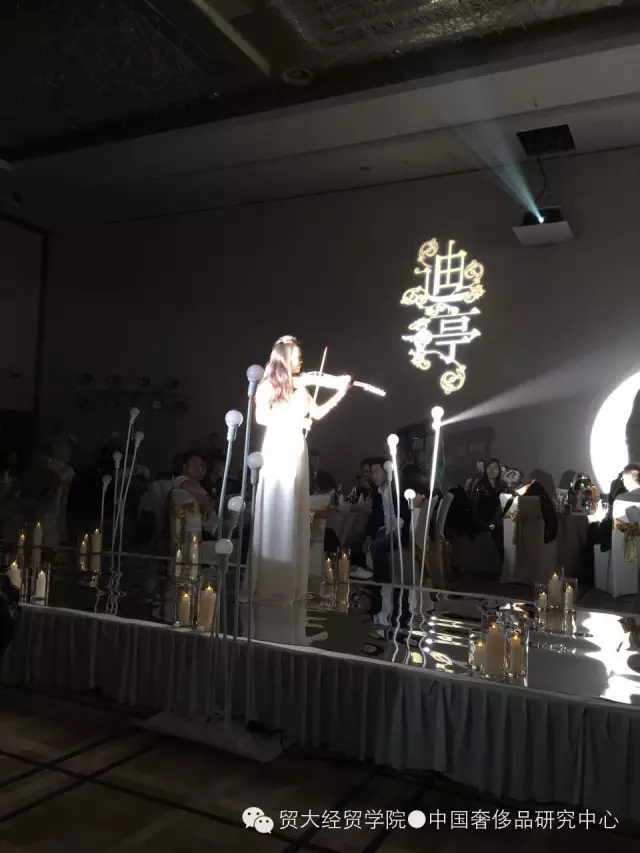 【结婚啦！】祝福奢管杨婷婷同学新婚快乐！朱教授亲临证婚，班长倾情赞助！