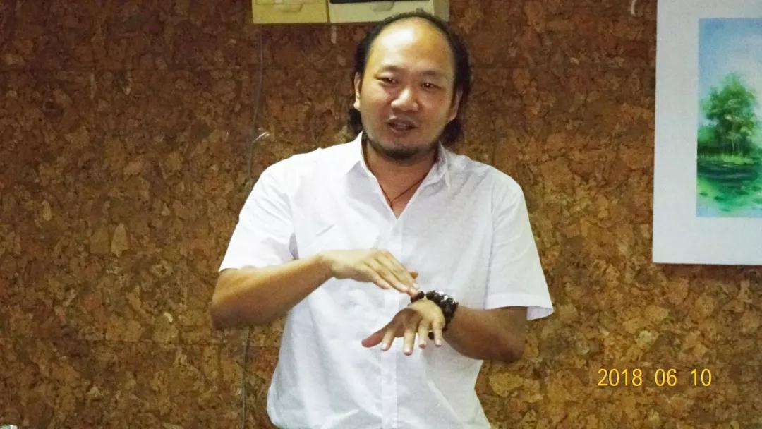主题课堂丨亚新科全球市场与营销副总裁倪威应邀到中心讲座