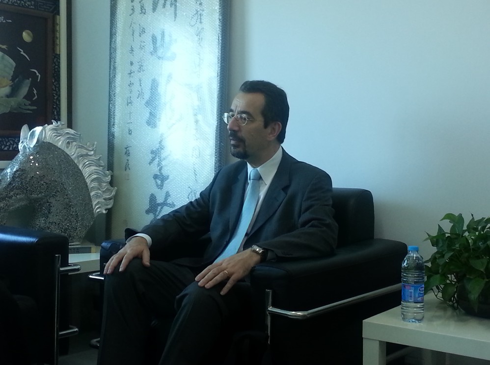 【国际交流】洪俊杰院长会见欧洲证券研究部董事总经理Luca Solca先生 【国际交流】洪俊杰院长会见欧洲证券研究部董事总经理Luca Solca先生