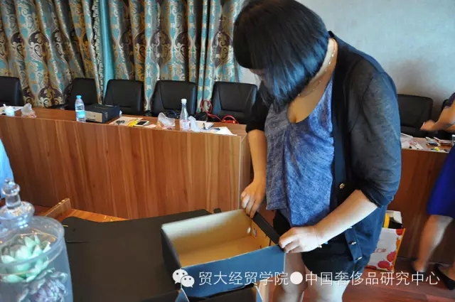 【主题课堂】惊！《奢侈品橱窗课》惊现十几只“手工狂魔”！